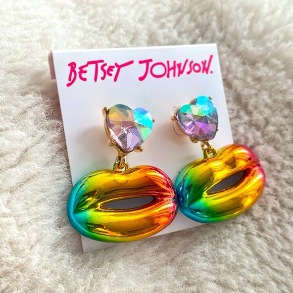 Betsey Johnson Rainbow Lip With Heart Rhinestone Drop Earrings NWT - Picture 6 of 6